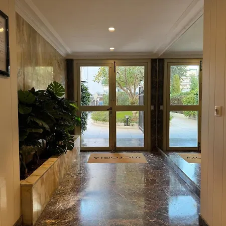 Apartment Charming One Bedroom Apartment- 2es
