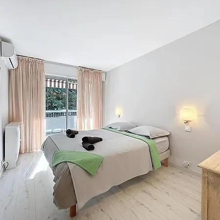 Charming One Bedroom Apartment- 2es